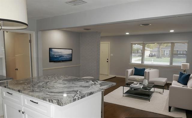 606 Devonshire Dr in Richardson, TX - Building Photo - Building Photo