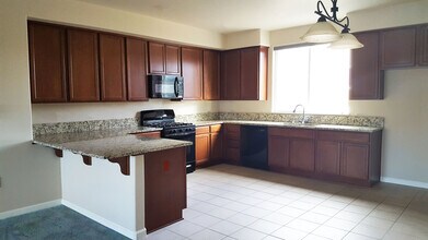 2490 Eastshore Pl in Reno, NV - Building Photo - Building Photo