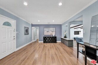 6241 Canby Ave in Los Angeles, CA - Building Photo - Building Photo