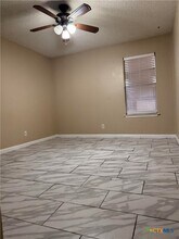 1051 Country Club Dr in Seguin, TX - Building Photo - Building Photo