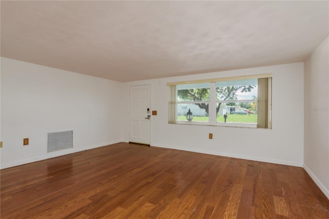 3547 Morley Dr in New Port Richey, FL - Foto de edificio - Building Photo