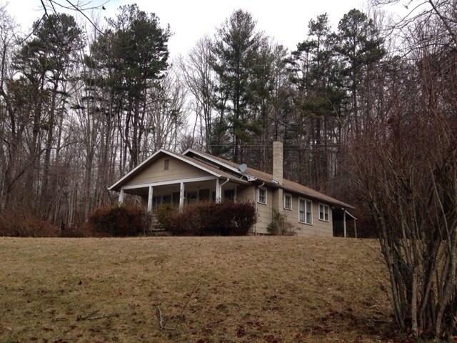216 Webb Creek Rd in Fairview, NC - Building Photo