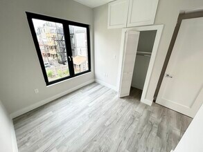 2 W 3rd Street Pl, Unit R in Boston, MA - Building Photo - Building Photo
