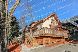 3232 N Michigan Ave in Portland, OR - Building Photo