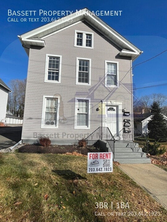 428 Center St in Wallingford, CT - Building Photo