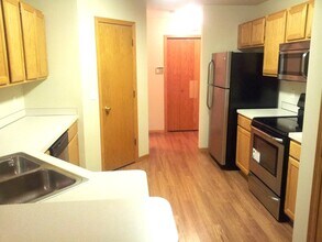 1033 Lovell Ave W in St. Paul, MN - Building Photo - Building Photo
