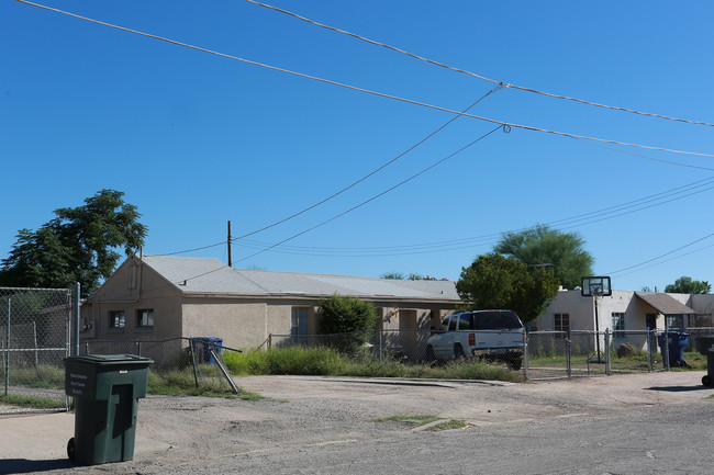 5729 E 24th St in Tucson, AZ - Building Photo - Building Photo