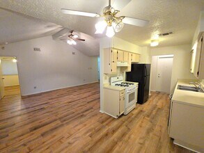 10906 Maple Rock Dr in Humble, TX - Building Photo - Building Photo