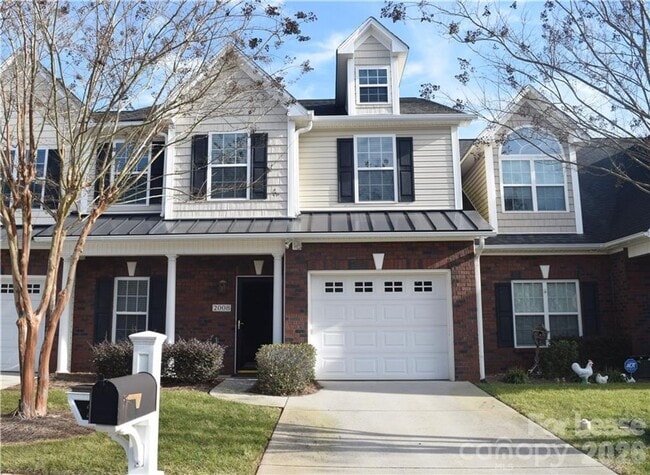 2008 Talbot Ln in Hickory, NC - Building Photo - Building Photo