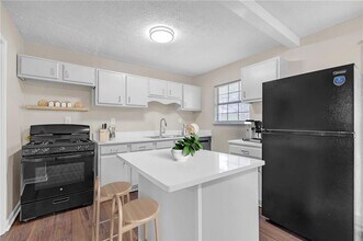 4690 Big Valley Ct in Stone Mountain, GA - Building Photo - Building Photo