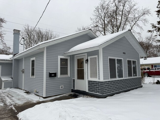 property at 4531 Pinehurst Ave SW