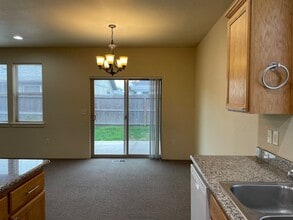 293 Mac Ct in Central Point, OR - Building Photo - Building Photo