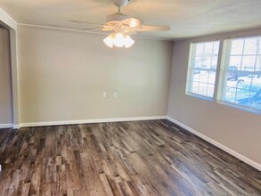 2320 Miracle Ave in Granite City, IL - Building Photo - Building Photo