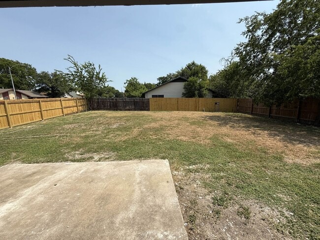 6800 Bryonwood Dr in Austin, TX - Building Photo - Building Photo