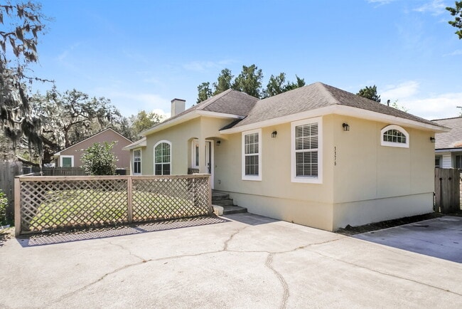 property at 3376 FL-207