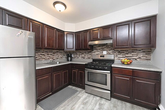 Longshore Apartments in Philadelphia, PA - Building Photo - Building Photo