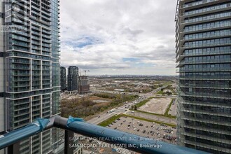 1000-1000 Portage Pkwy in Brampton, ON - Building Photo - Building Photo