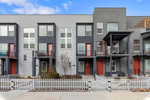 4998 W Daybreak Pkwy in South Jordan, UT - Building Photo