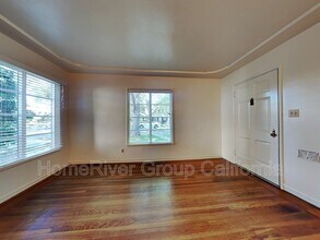 1036 10th Ave in Sacramento, CA - Building Photo - Building Photo