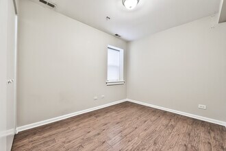 3231 N Ridgeway Ave in Chicago, IL - Building Photo - Building Photo
