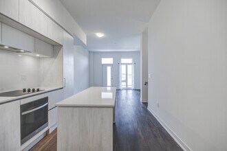 9 Steckley House Ln in Richmond Hill, ON - Building Photo - Building Photo