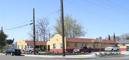 Patios de Castillo in West Sacramento, CA - Building Photo - Building Photo