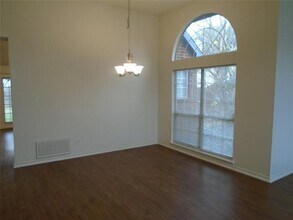 320 Pebblebrook Ln in Glenn Heights, TX - Building Photo - Building Photo