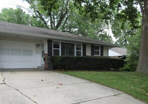 1003 E McHenry St in Urbana, IL - Building Photo