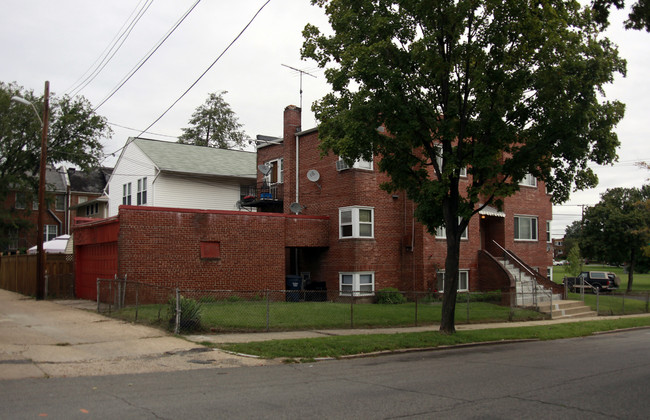 701 Madison St NW in Washington, DC - Building Photo - Building Photo