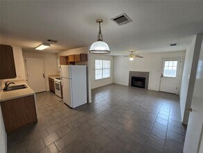 1917 Alex Ave in Austin, TX - Building Photo - Building Photo
