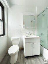 E 88th St, Unit 12C in New York, NY - Building Photo - Building Photo