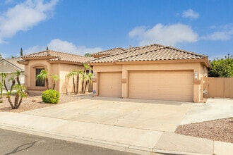 3465 E Parkview Dr in Gilbert, AZ - Foto de edificio - Building Photo