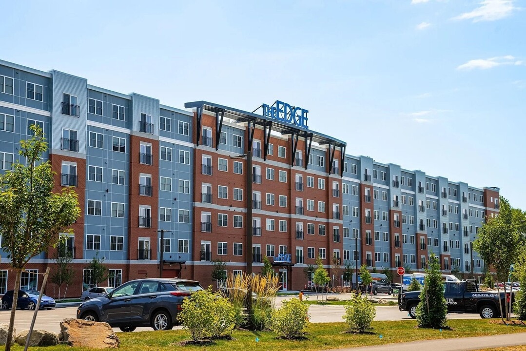 303 Dunbar St in Manchester, NH - Building Photo