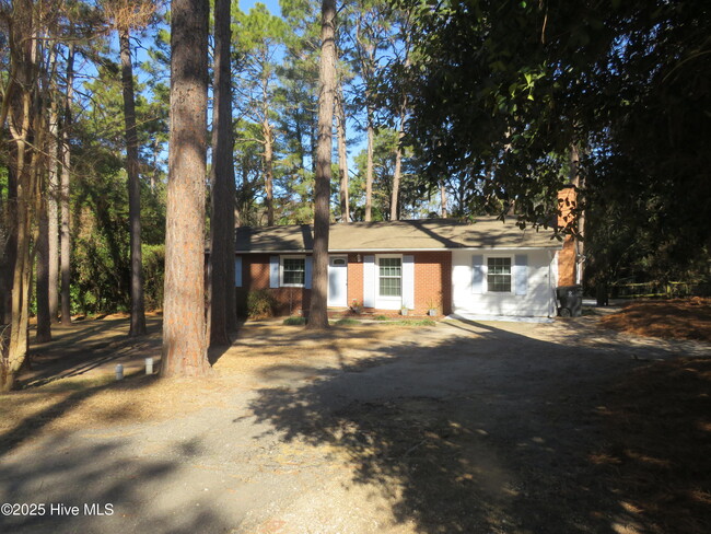 535 W Rhode Island Ave in Southern Pines, NC - Building Photo - Building Photo