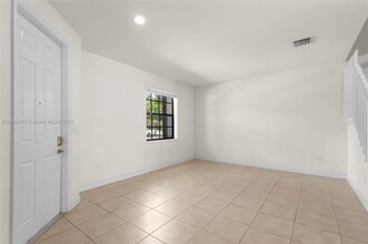 9314 W 33rd Ln in Hialeah, FL - Building Photo - Building Photo
