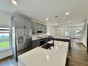 10775 NW 83rd Terrace in Doral, FL - Foto de edificio - Building Photo