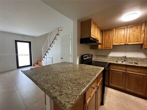 2705 NE 9th Ave in Wilton Manors, FL - Building Photo - Building Photo