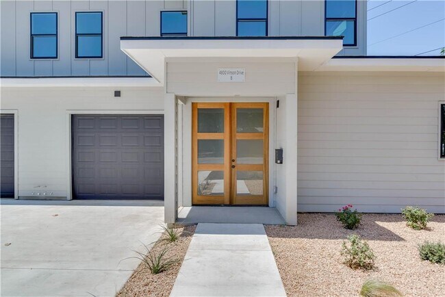 4800 Vinson Dr in Austin, TX - Building Photo - Building Photo