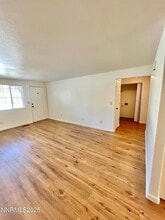 1501 Gault Way in Sparks, NV - Foto de edificio - Building Photo