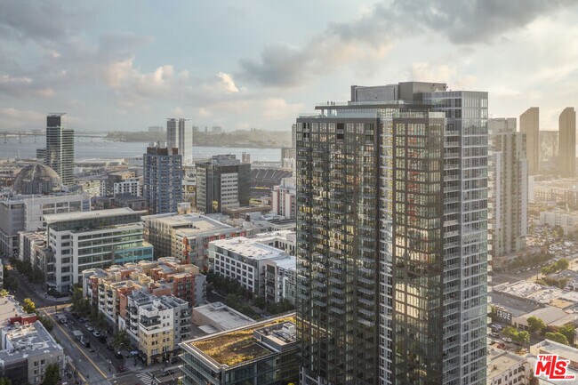 601 Eleventh Ave in San Diego, CA - Building Photo - Building Photo