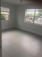 940 Charles St in West Palm Beach, FL - Building Photo - Building Photo