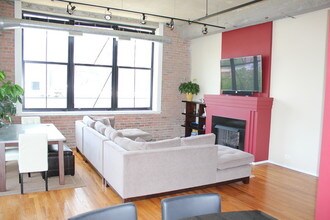 817 W Washington Blvd, Unit 304 in Chicago, IL - Building Photo - Building Photo