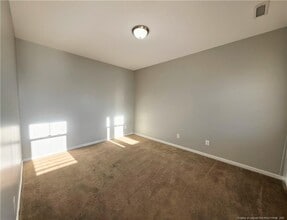 825 Running Horse Ln in Hope Mills, NC - Building Photo - Building Photo