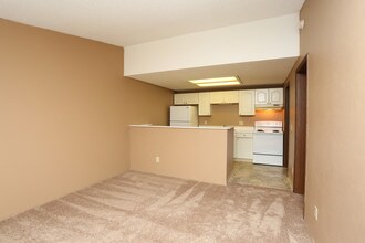 Cedarwood in Lexington, KY - Building Photo - Interior Photo
