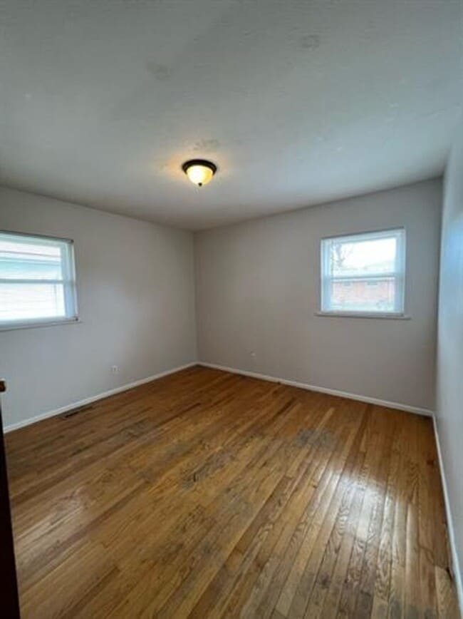 2043 Wilson Ave in St. Albans, WV - Building Photo - Building Photo