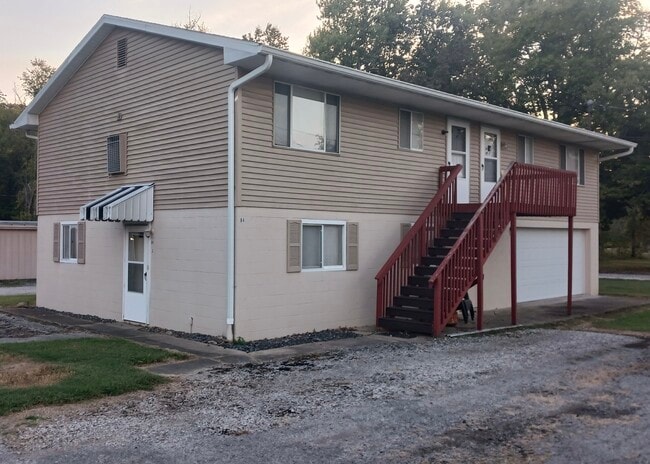 84 Nutter Ct, Unit 1 in Williamstown, WV - Building Photo - Building Photo