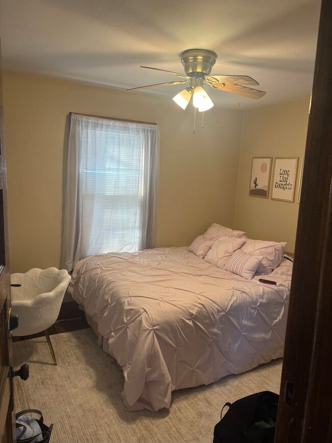 2509 Iowa St in Cedar Falls, IA - Building Photo - Building Photo