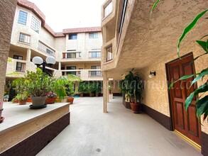 12321 Ocean Park Blvd in Los Angeles, CA - Building Photo - Building Photo