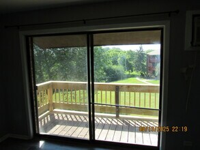 7713 Woodward Ave in Woodridge, IL - Building Photo - Building Photo
