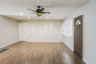 5126 S Delaware Ave in Independence, MO - Building Photo - Building Photo